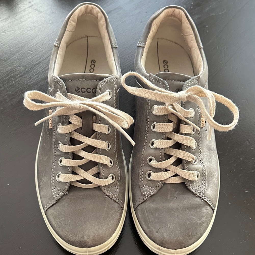 ECCO Charcoal Leather Casual Shoes